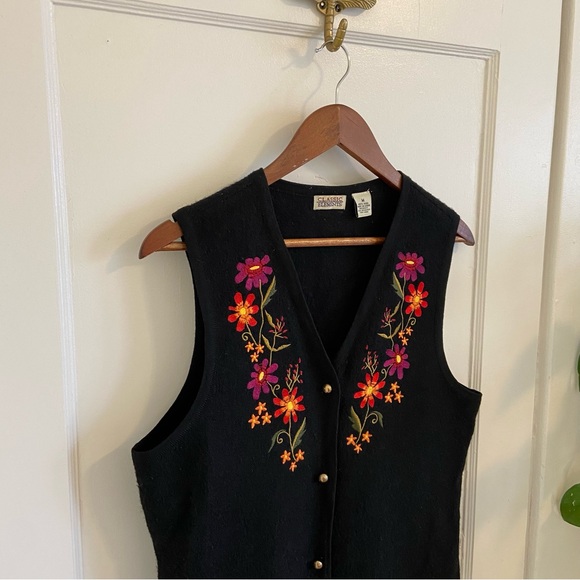 90s Vintage 100% Wool Black Embroidered Floral V Neck Vest Women's Cottagecore M - Picture 2 of 8